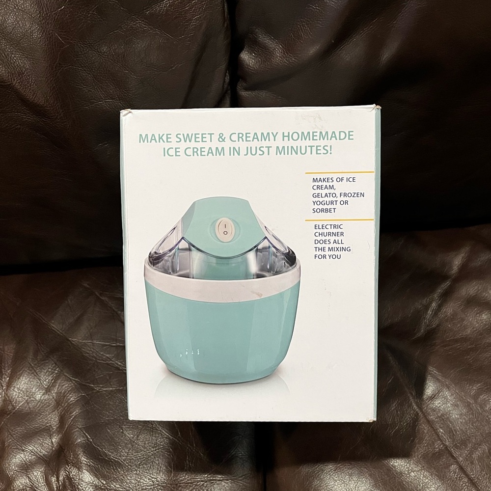 Electric Ice Cream Maker - Mint Green